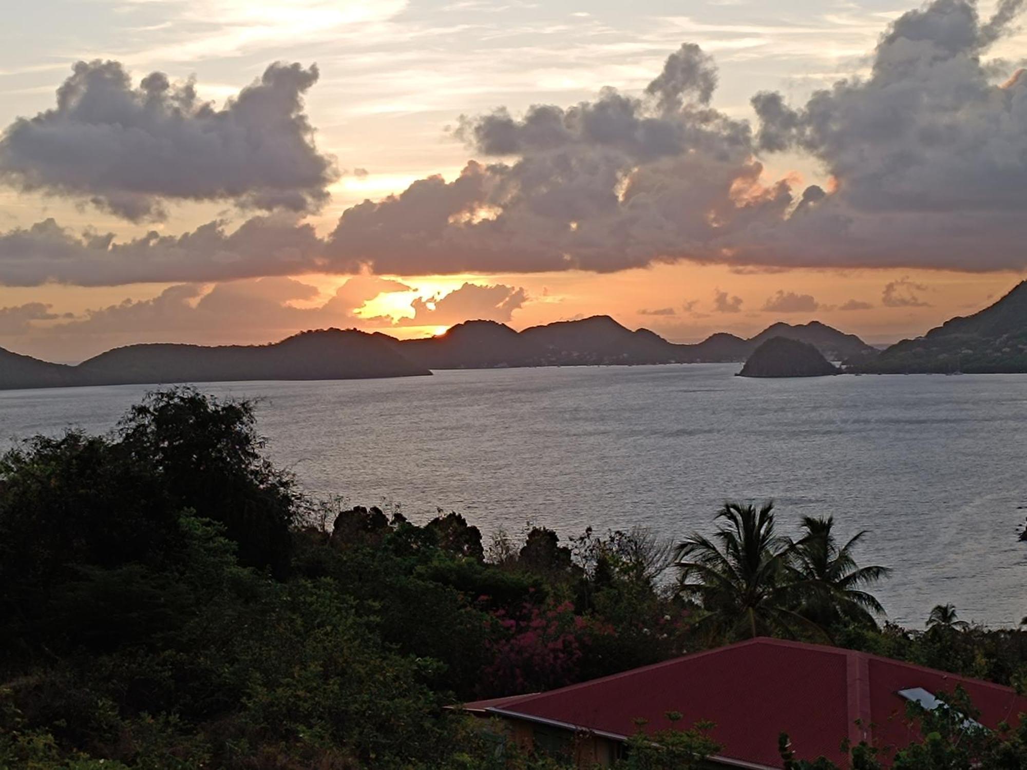 Villa KAZ ANOLI vue époustouflante sur la baie Terre-de-Bas Esterno foto